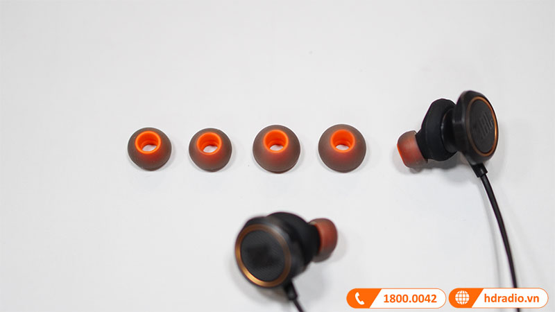 anh-thuc-te-jbl-quantum-50-6