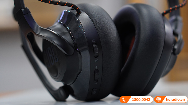 Tai nghe JBL Quantum 600 ảnh thực tế 