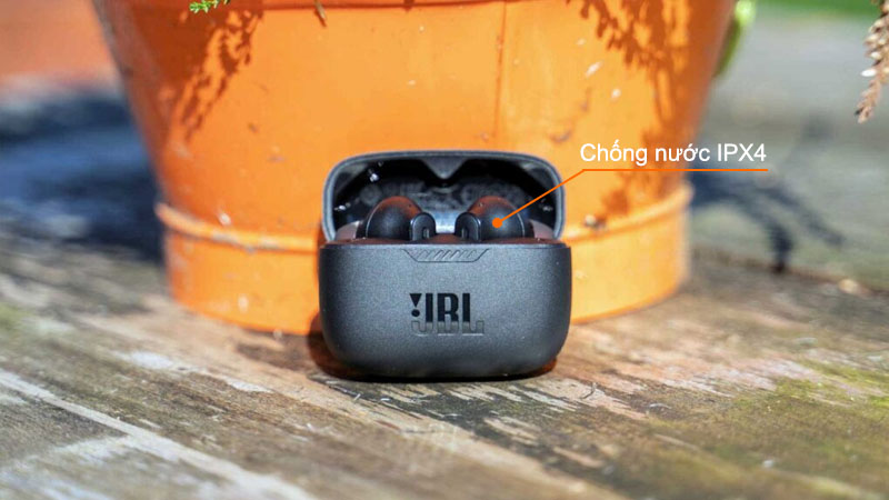 Tai Nghe JBL Tune 230NC Trang Bị Chuẩn Chống Nước IPX4