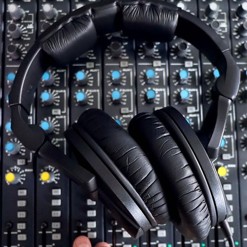 Tai Nghe Sennheiser HD 280 Pro thích hợp sử dụng để làm việc trong các studio, phòng thu hay trải nghiệm cá nhân Tai Nghe Sennheiser HD 280 Pro