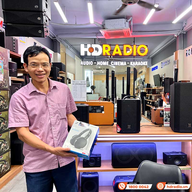 khách hàng mua Tai Nghe Sennheiser HD 450BT chính hãng tại hdradio