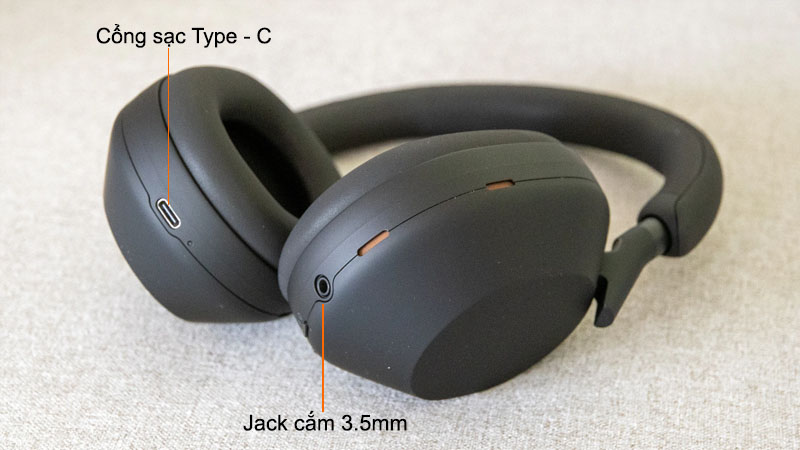 Cổng Kết Nối Trên Sony WH-1000MX5