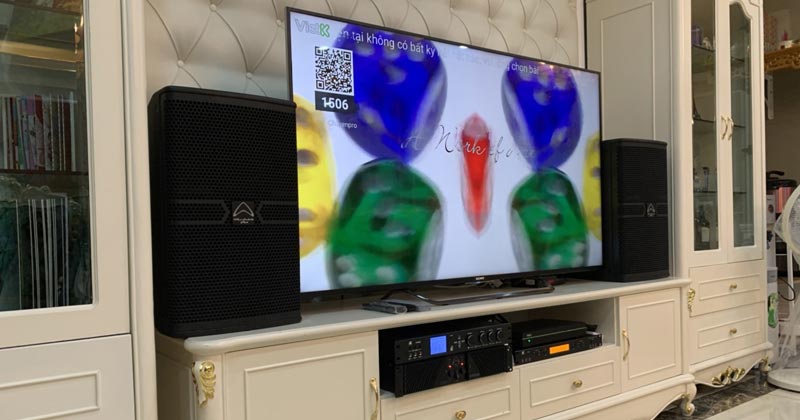 Lắp dàn karaoke 117 triệu anh Chuyên ở Royal City, Khương Trung, Thanh Xuân, Hà Nội (Loa Anglo 12,  Đẩy CPD 3600,  Vang JK X9000,  Mic JK B9,   Sub Wharfedale AX15B,  Đầu ViệtK Pro 4TB,  Màn VietK 22 Inch)