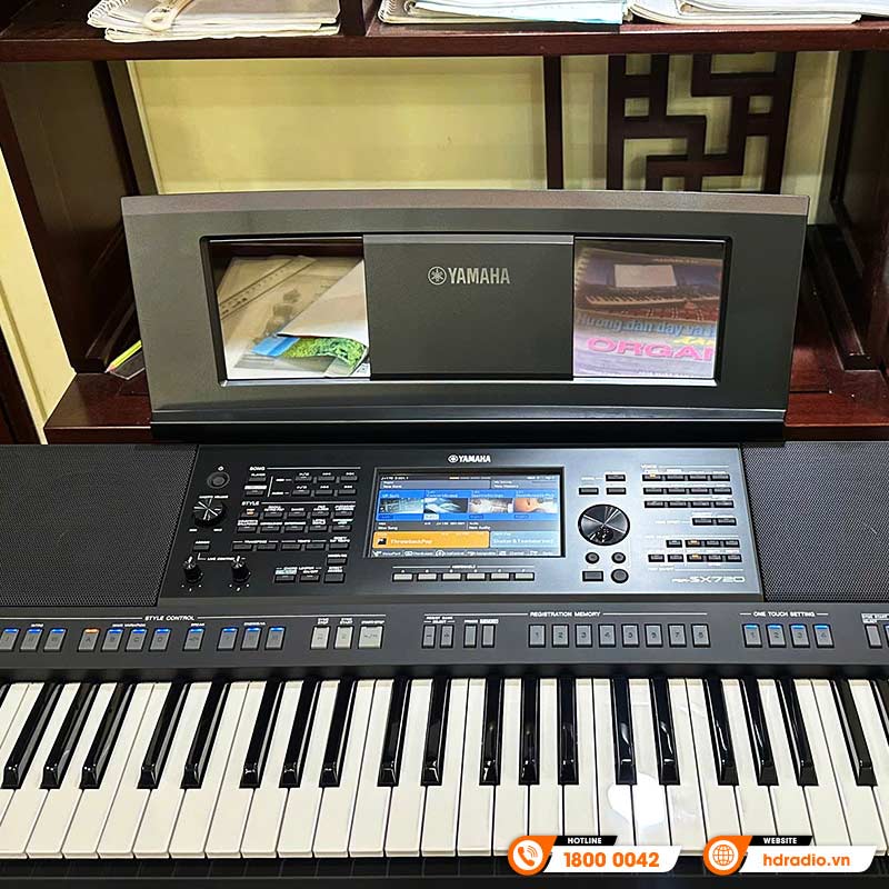 Bàn giao cây Đàn Organ Yamaha PSR-SX720 chất lượng trị giá gần 30 triệu cho chú Ân ở Thanh Xuân, Hà Nội