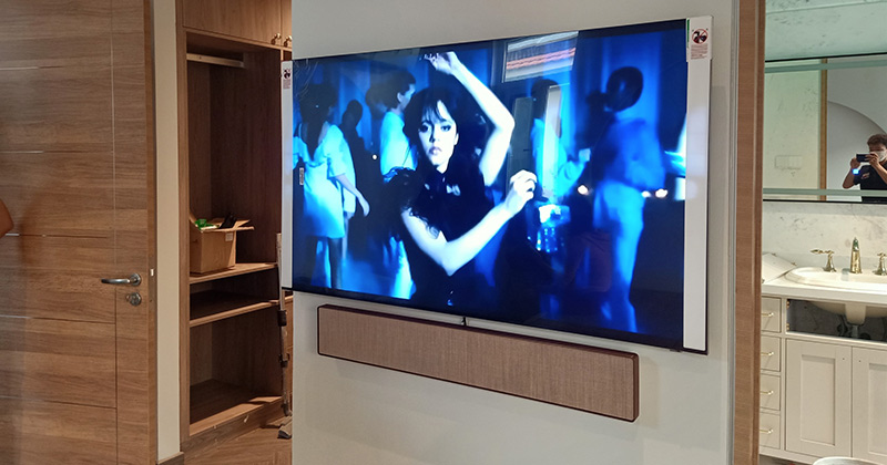 Lắp đặt loa soudbar B&O Beosound Stage Bronze trị giá 56 triệu cho anh Chinh tại Hồ Chí Minh