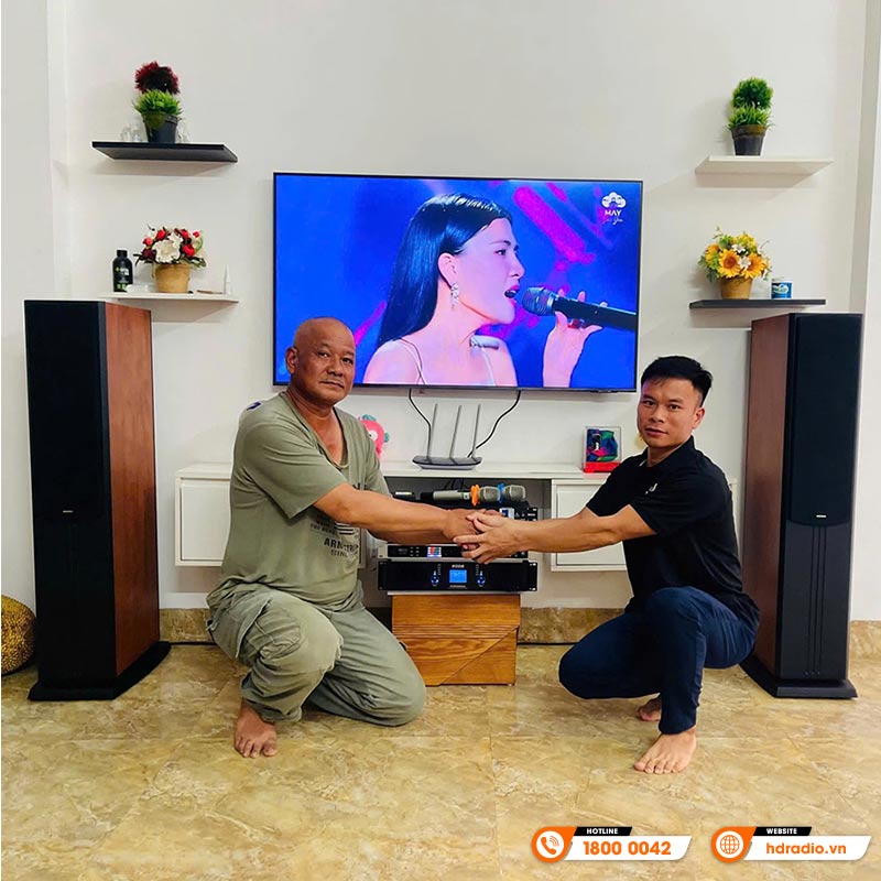 Dàn karaoke của anh Đạt ở Long Biên, Hà Nội Dàn karaoke của anh Đạt ở Long Biên, Hà Nội