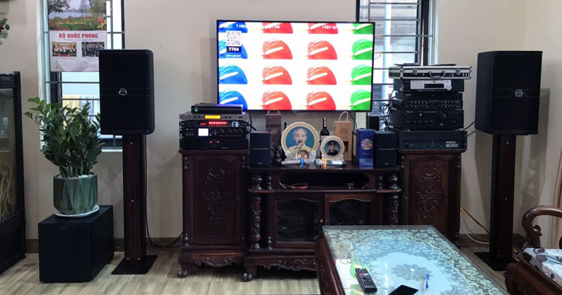 Lắp dàn karaoke Cao Cấp anh Dương ở Nam Từ Liêm, Hà Nội (Loa Wharfedale ANGLO 12,  Cục công suất Wharfedale CPD3600, Vang số JKaudio X9000, Micro AAP M8II, Loa Sub Klipsch R120SW, Đầu ViệtK Pro 4TB, Quản lý nguồn điện KIWI S803A)