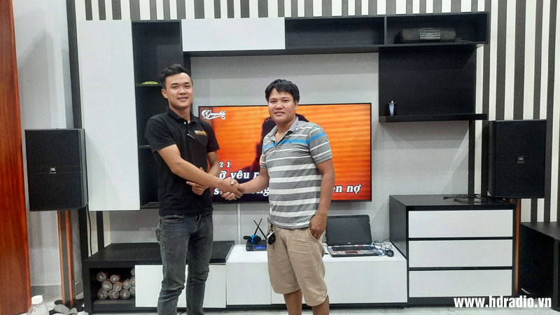 Lắp dàn karaoke cao cấp JBL cho anh Giáng ở quận Tân Bình, Hồ Chí Minh (JBL Pasion 12, JBL KP4012,DBX 231S, JKAudio H4800, JBL VM300, AAP K9800II, Wharfedale Impact 18B)