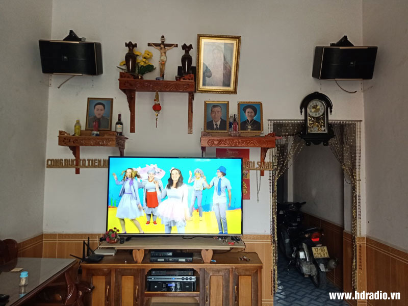 Lắp dàn karaoke cho anh Hiếu ở Bình Dương (Loa JBL Pasion 12, Cục công suất JKAudio H4400, Micro không dây JKAudio B5 Plus, Mixer Karaoke AAP K1000II)