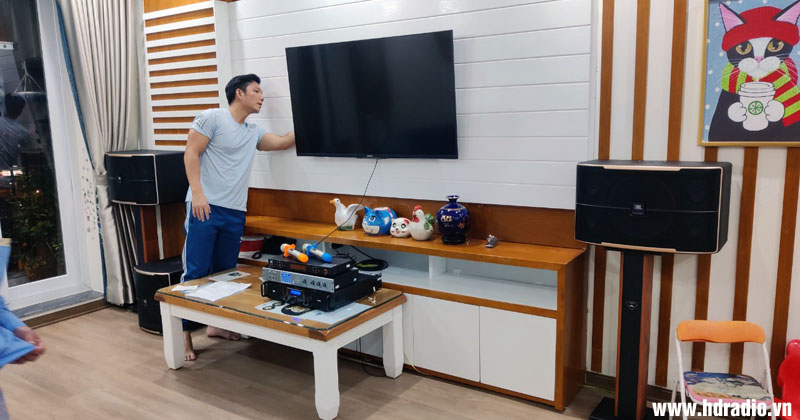 Lắp dàn karaoke anh Hiếu ở Hoàng Mai, Hà Nội (Loa JBL Pasion 10, Cục công suất JKAudio H2600, Vang số JKaudio X6000 Pro, Micro JKAudio B5 Plus, Loa SUB JBL Pasion 12SP)
