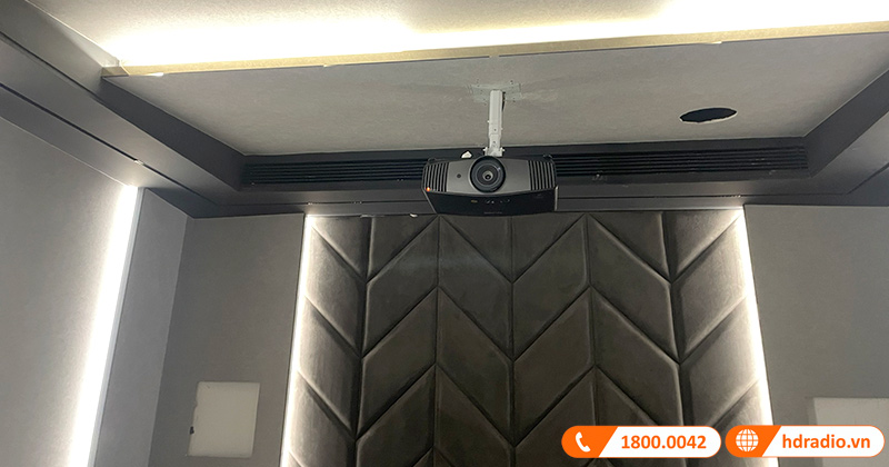 Lắp hệ thống máy chiếu 4K BenQ W5700 trị giá gần 69 triệu đồng cho anh Hòa ở Long Biên, Hà Nội