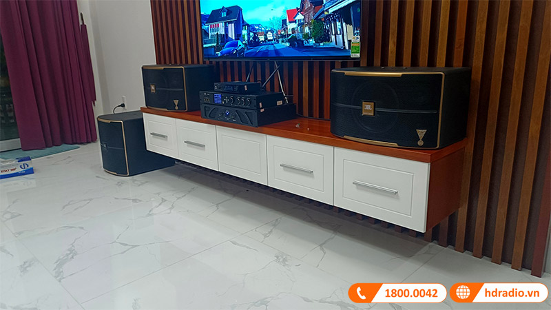 Dan karaoke gia dinh anh Hoa Dan karaoke gia dinh anh Hoa