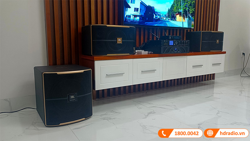 Dan karaoke gia dinh anh Hoa Dan karaoke gia dinh anh Hoa