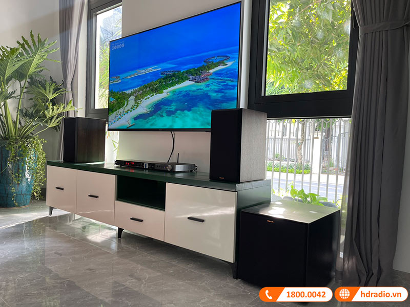 Dàn nghe nhạc của anh Hùng ở Gia Lâm, Hà Nội