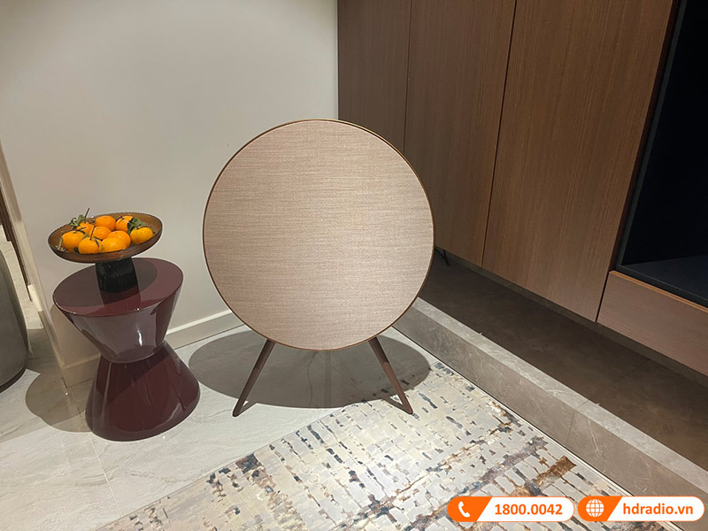 Loa B&O Beoplay A9 Mk4 Bronze của anh Lâm ở Quận Tây Hồ, Hà Nội