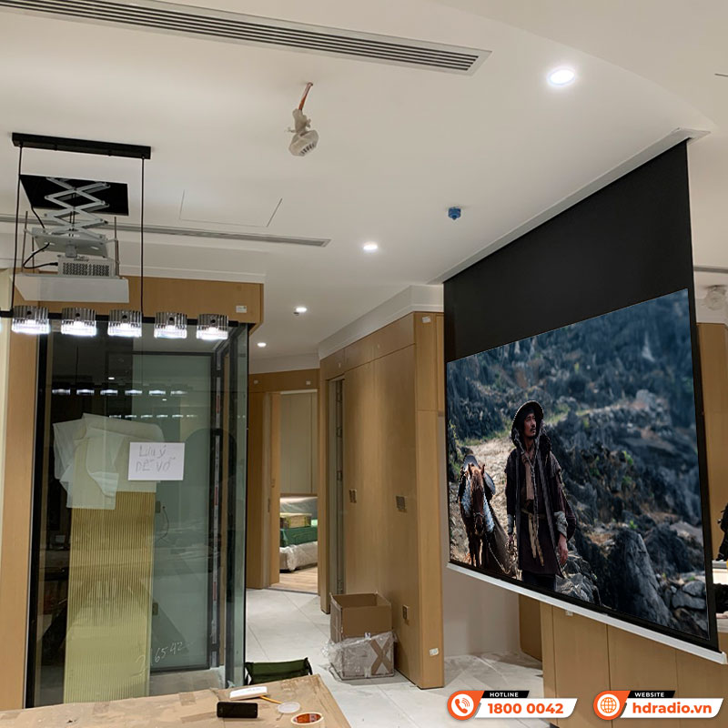 Hệ thống trình chiếu của anh Long ở Quận Tây Hồ, Hà Nội