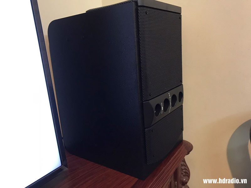 anh-mao-o-quan-tay-ho-ha-noi3