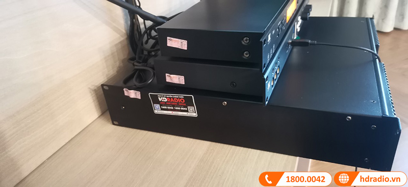 anh thuc te dan karaoke gia dinh