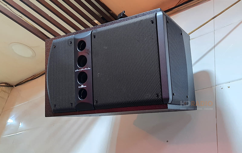 anh-quang-o-tan-phu-ho-chi-minh2