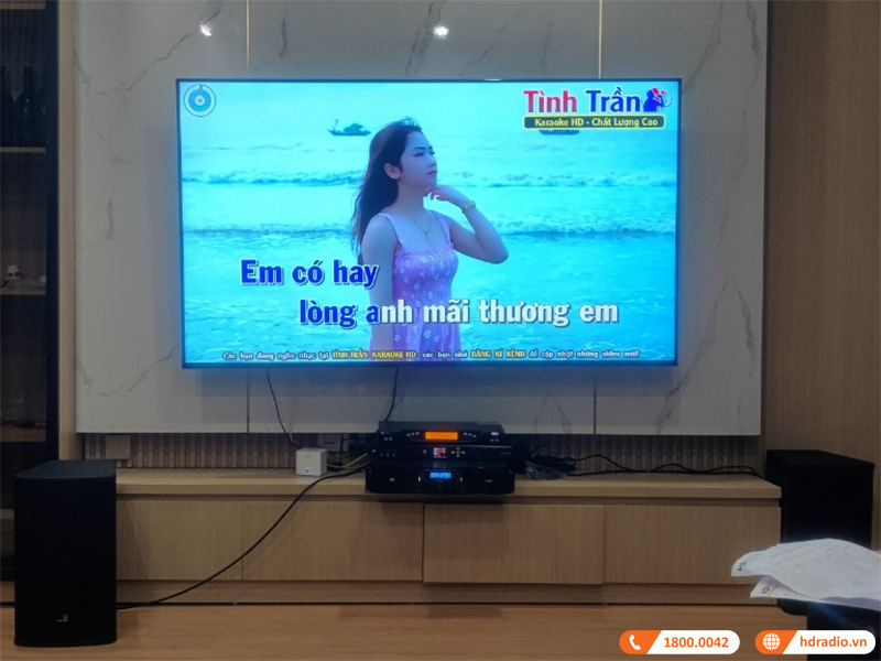 Dan karaoke gia dinh chi Duyen
