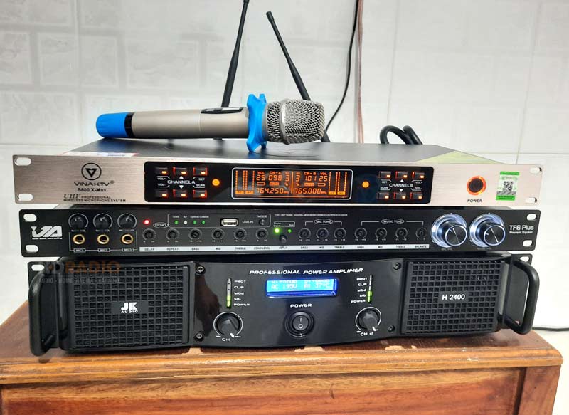 chi-huyen-o-chung-chinh-hooc-mon-ho-chi-minh3