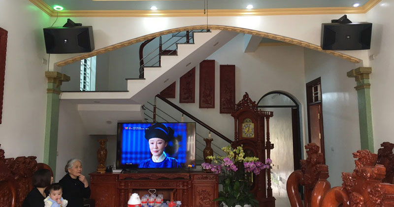 Lắp dàn karaoke chị Mùa ở Ba Vì, Hà Nội (Loa JBL Ki312 Chính Hãng, Cục công suất JKAudio H2800, Vang cơ JA TF6 Pro, Micro không dây JBL VM200, Loa SUB JBL Pasion 12SP)