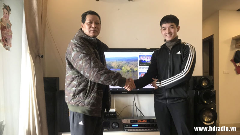 Lắp dàn karaoke cho chị Thảo ở quận Hoàng Mai, Hà Nội (Đôi Loa CAVS LF710, Cục đẩy liền vang Kiwi PD 8000, Micro không dây VinaKTV s600 Max)