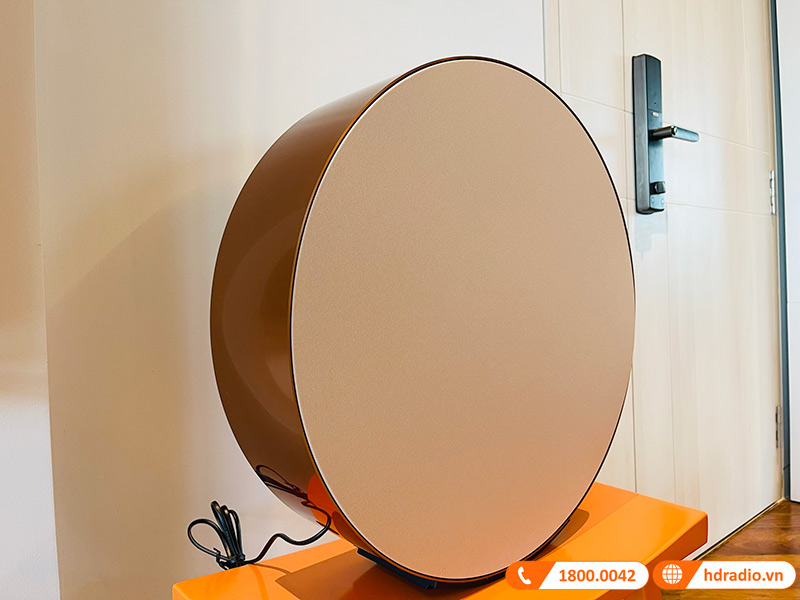 Lap he thong loa B&O Beosound EDGE tri gia gan 88 trieu dong cho chi Tue Minh o Thu Duc, Ho Chi Minh Lap he thong loa B&O Beosound EDGE tri gia gan 88 trieu dong cho chi Tue Minh o Thu Duc, Ho Chi Minh