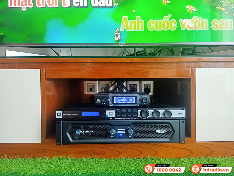 Dàn karaoke của chị Vân ở Quận 1, TP.Hồ Chí Minh