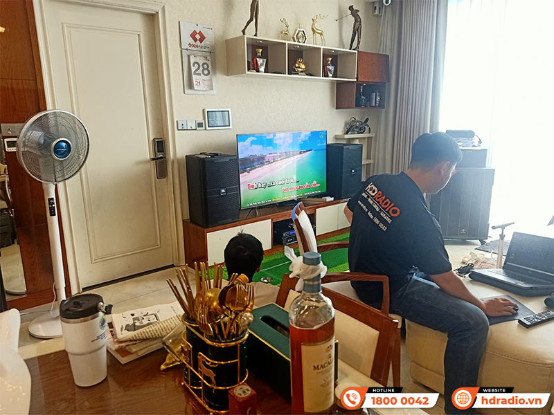 Dàn karaoke của chị Vân ở Quận 1, TP.Hồ Chí Minh Dàn karaoke của chị Vân ở Quận 1, TP.Hồ Chí Minh