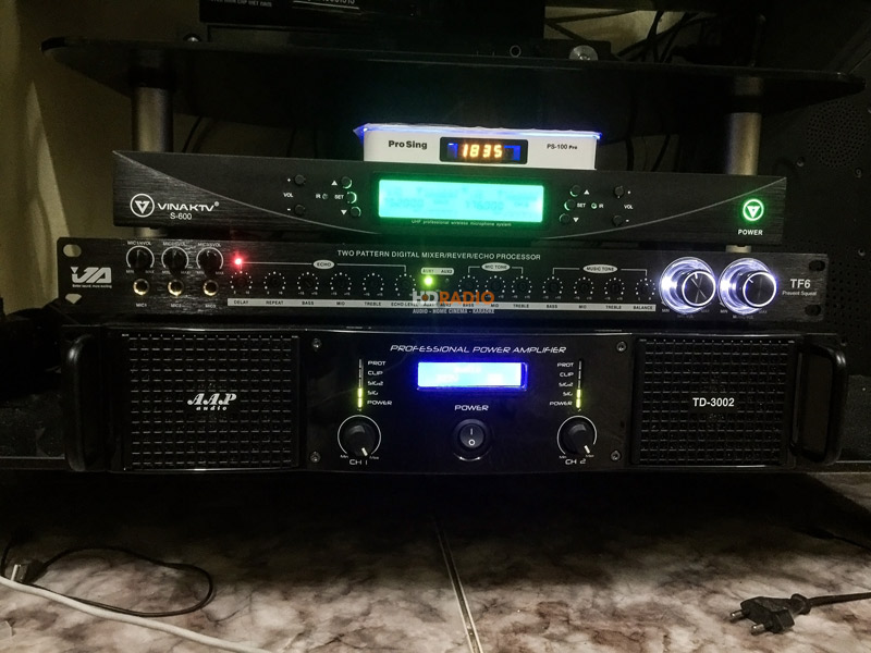 chi-xuyen-mua-bo-dan-karaoke-gia-dinh1