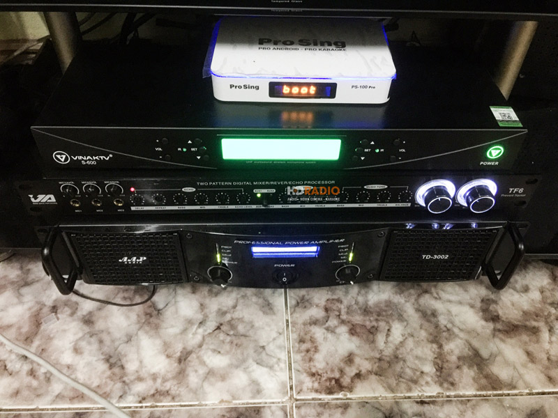 chi-xuyen-mua-bo-dan-karaoke-gia-dinh2