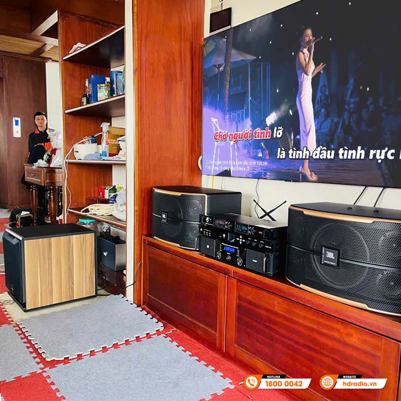 Dàn Karaoke của chú Đông ở Quận Long Biên, Hà Nội Dàn Karaoke của chú Đông ở Quận Long Biên, Hà Nội