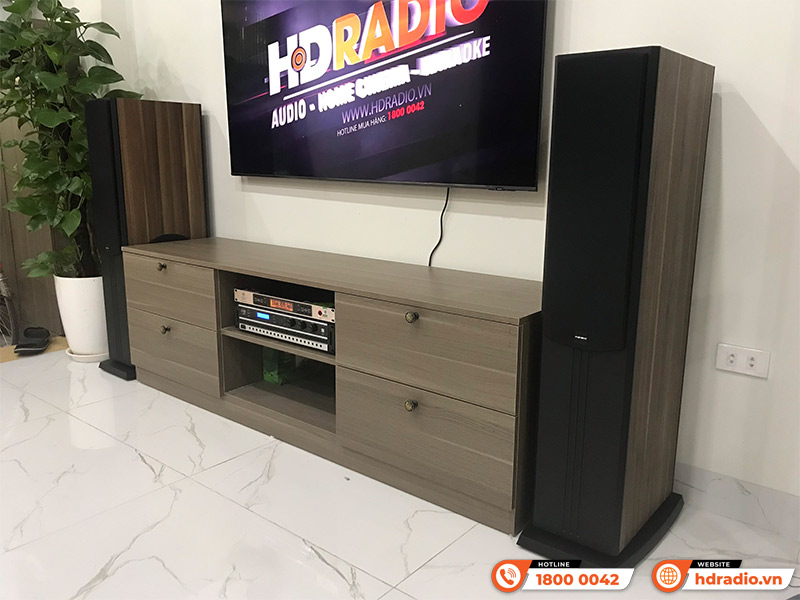 Dàn karaoke của chú Hoàn ở Cầu Giấy, Hà Nội Dàn karaoke của chú Hoàn ở Cầu Giấy, Hà Nội