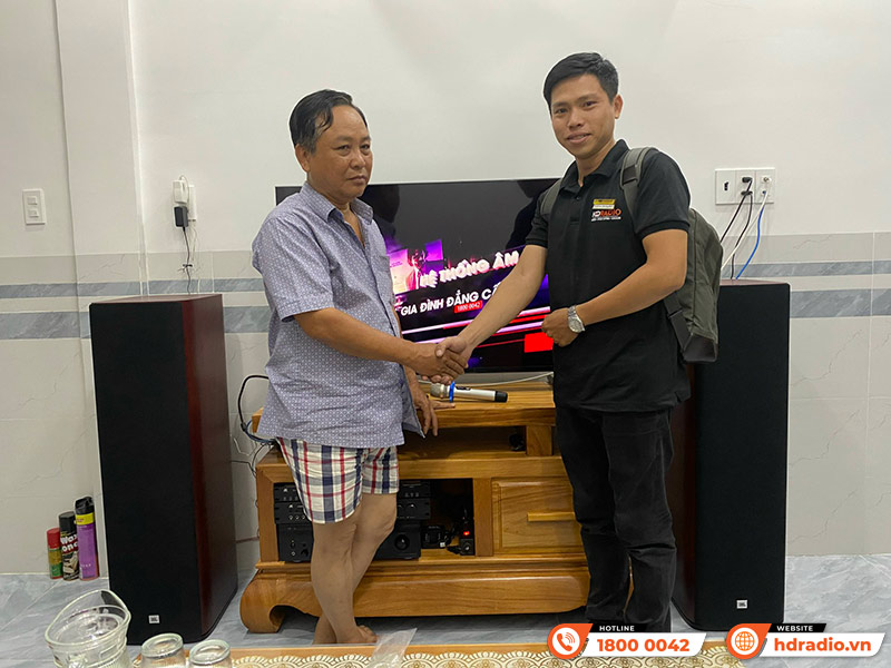 Lắp đặt Dàn nghe nhạc và hát karaoke trị giá gần 108 triệu đồng cho chú Phương ở Quận 10, TP.Hồ Chí Minh