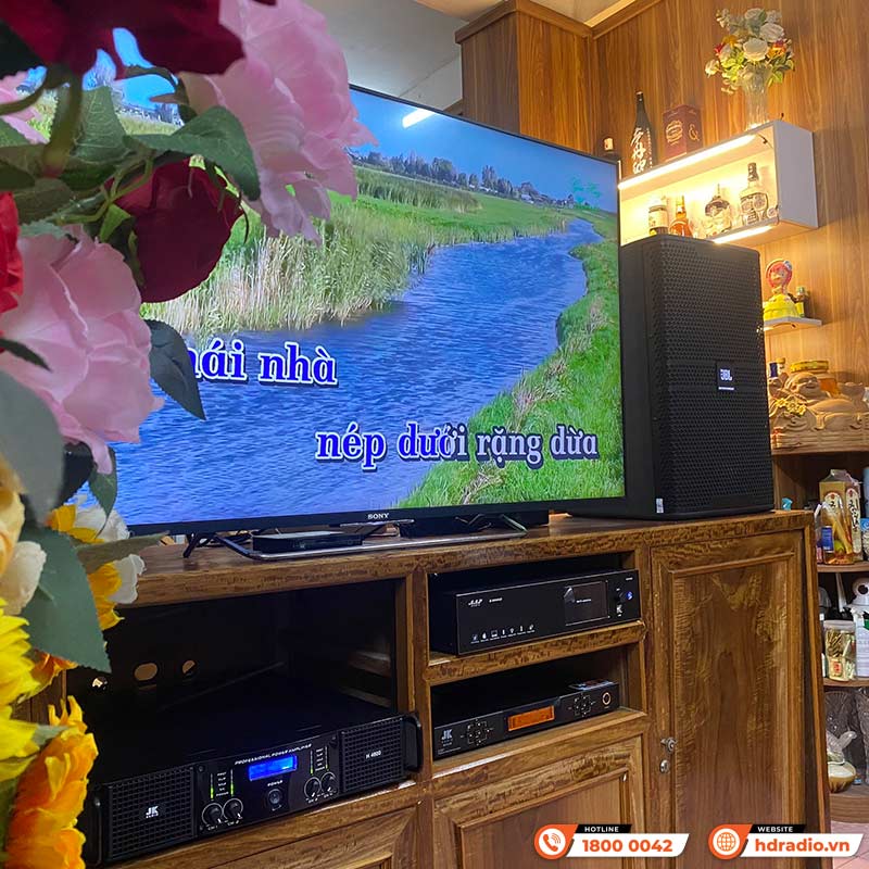 Dàn karaoke của chú Tiến ở Cầu Giấy, Hà Nội Dàn karaoke của chú Tiến ở Cầu Giấy, Hà Nội