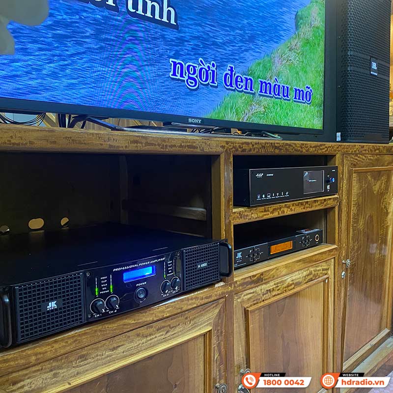 Dàn karaoke của chú Tiến ở Cầu Giấy, Hà Nội Dàn karaoke của chú Tiến ở Cầu Giấy, Hà Nội