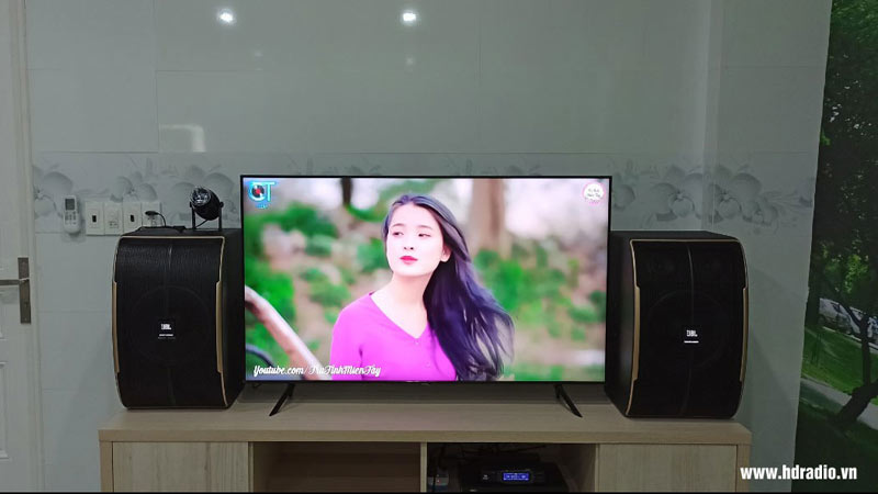 Lắp dàn karaoke cô Hồng ở Đức Hòa, Long An (Loa JBL Pasion 12, Cục công suất JKAudio H2600, Micro không dây JBL VM300, Vang số JKaudio X6000 Pro, Đầu ViệtK Pro 4TB)