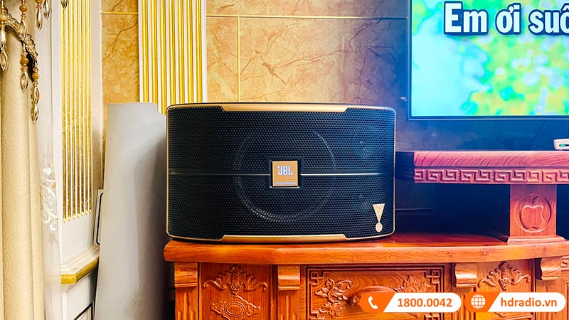 Dàn karaoke của cô Hương ở Tây Hồ, Hà Nội