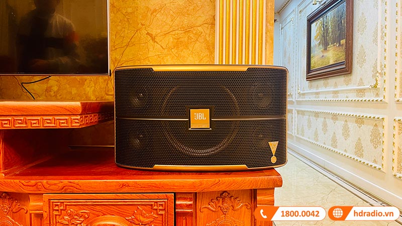 Dàn karaoke của cô Hương ở Tây Hồ, Hà Nội