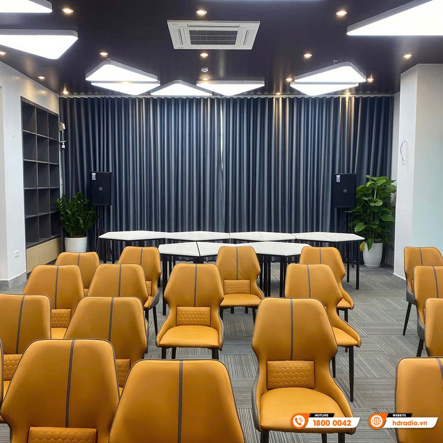 Dàn âm thanh hội trường kết hợp karaoke của Công ty TNHH thương mại đầu tư và phát triển Tân Vinh