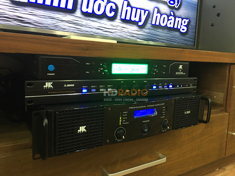 ap-dan-karaoke-vip-cho-gia-dinh-anh-giang-khu-do-thi-vinhomes3