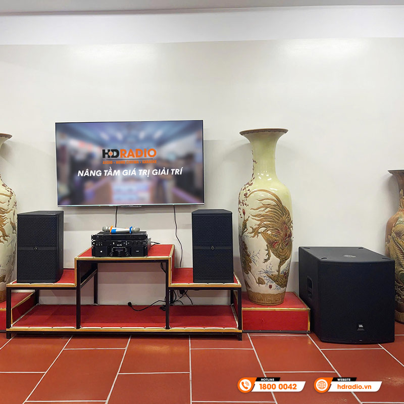 Dàn karaoke của gia đình chị Ngân ở Gia Lâm, Hà Nội