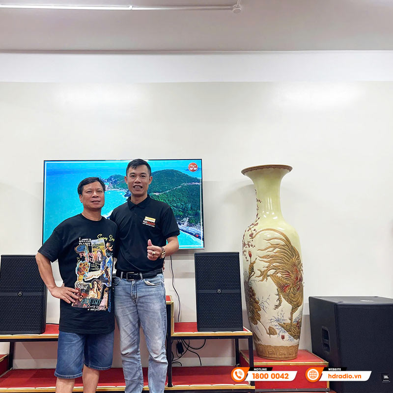 Dàn karaoke của gia đình chị Ngân ở Gia Lâm, Hà Nội