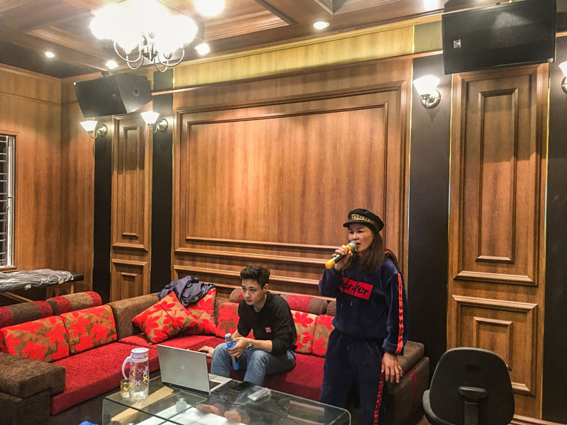 lap-dan-karaoke-gia-dinh-cau-thu-quang-hai-dong-anh-ha-noi-3