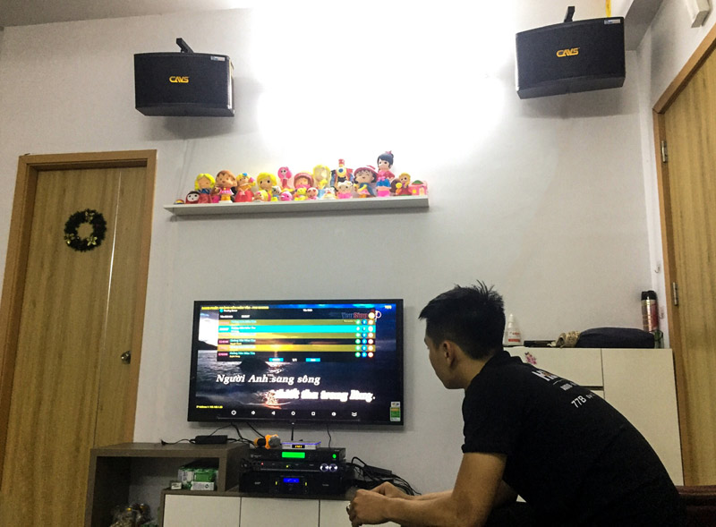 lap-dat-bo-dan-hat-karaoke-cho-gia-dinh-anh-nam-tai-ha-dong