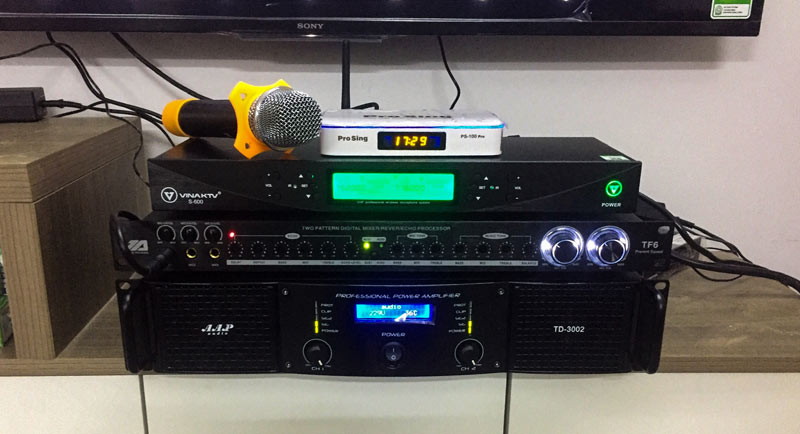 lap-dat-bo-dan-hat-karaoke-cho-gia-dinh-anh-nam-tai-ha-dong7