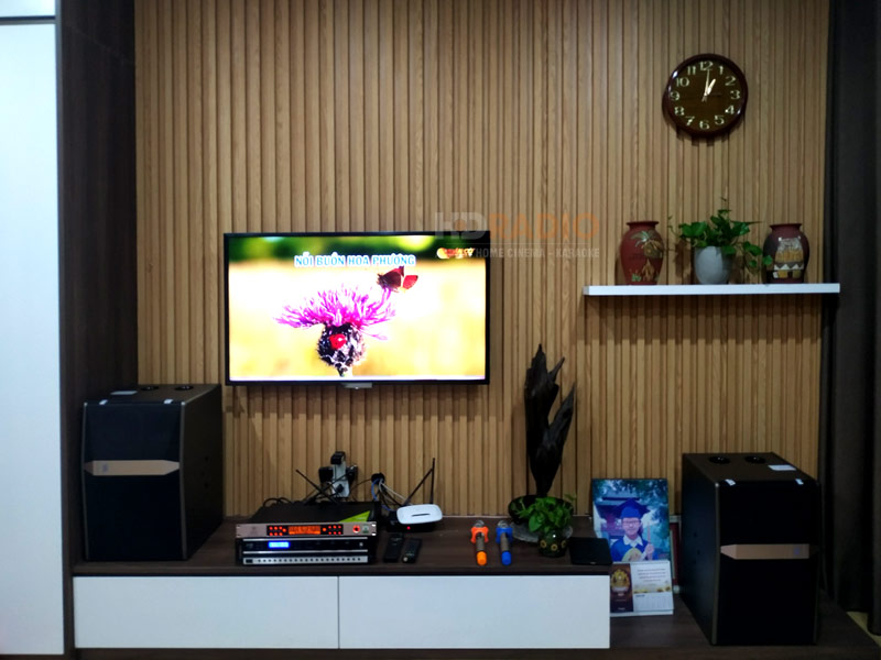 pho-lien-tri-quan-hoan-kiem-ha-noi-cho-anh-nam