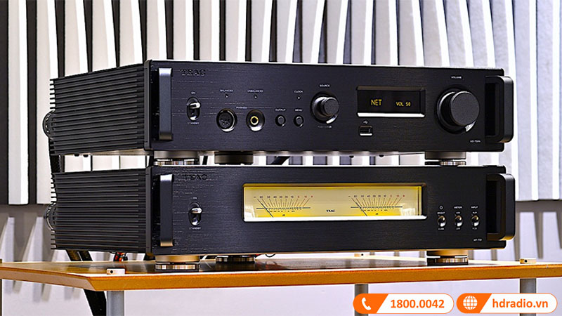 TEAC Series Reference 700 