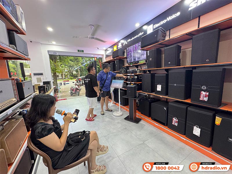 Khách hàng trải nghiệm tại HDRadio 119 Hoàng Quốc Việt, Cầu Giấy, Hà Nội